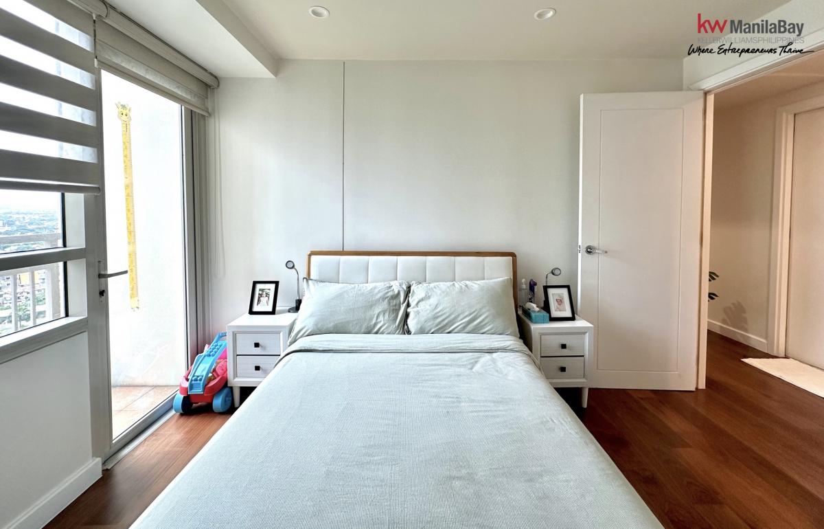 3 Bedroom with Tandem Parking at The Grove by Rockwell FOR SALE